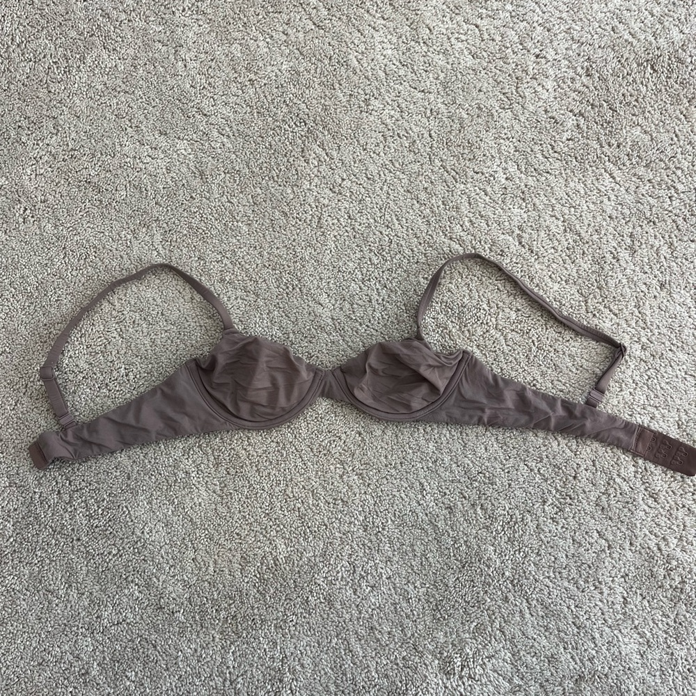 SKIMS Bra 34A - Picture 4 of 5